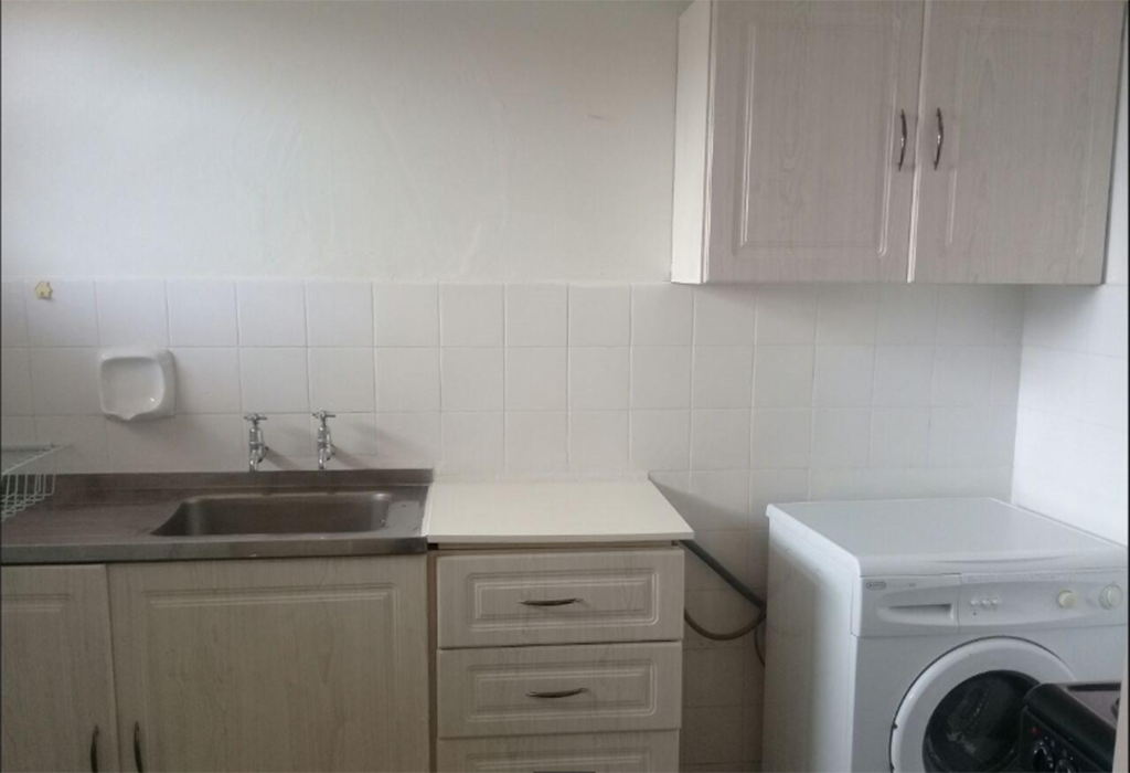 propertInSA's tweet photo. 2 Bedroom Apartments / Flat for Sale in Umbilo
Cosy location
A welcoming 1.5 beds with en suite (1 bath), open lounge, newly renovated kitchen with built-ins &amp; washing machine fittings.
For more visits: https://t.co/Z0SWWp3TIO
#properties #houses #sale #apartment #flats https://t.co/AsIv45nx0n