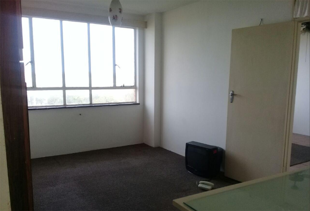 propertInSA's tweet photo. 2 Bedroom Apartments / Flat for Sale in Umbilo
Cosy location
A welcoming 1.5 beds with en suite (1 bath), open lounge, newly renovated kitchen with built-ins &amp; washing machine fittings.
For more visits: https://t.co/Z0SWWp3TIO
#properties #houses #sale #apartment #flats https://t.co/AsIv45nx0n