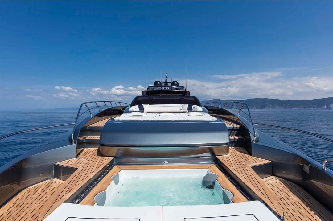 The new 34m Riva 110' Dolcevita yacht is certainly an example of 'the good life'. #yachtbuyer #findyourdream #rivayacht #luxuryyacht #superyacht #luxury #yacht #yachtlife #yachtlifestyle #yachts #newyachts #yachtsforsale #topyacht #riva #dolcevita #yachtsforsale #yachting