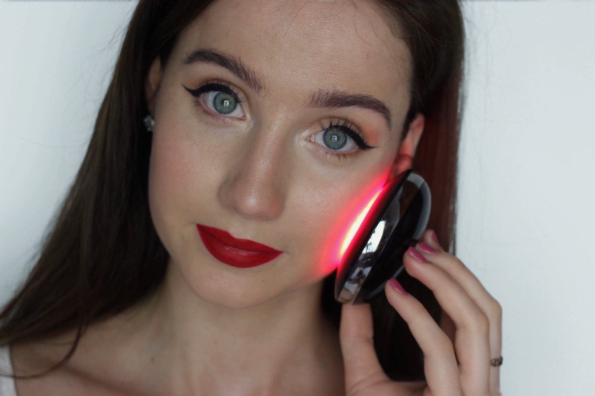 Check out the lovely Alison McFarland's blog on our Clear Skin! @alisonmcf15
Compact...#redlighttherapy #clearskin #beautyblogger #love #skincare

bit.ly/2piAnh8
