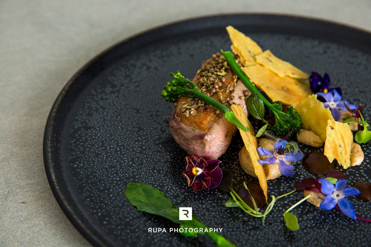 An Indian take on a duck dish with sprouting broccoli,khakra, mughlai sauce,borage flowers #ChefsSocial #NCSupperClubs #chefarup @RupaPhoto @foody12mandy #tabletopmatters #londonpopups #londonfoodie #finedininglover #finedining # nurturedinnorfolk
#foodporn #foodphotography