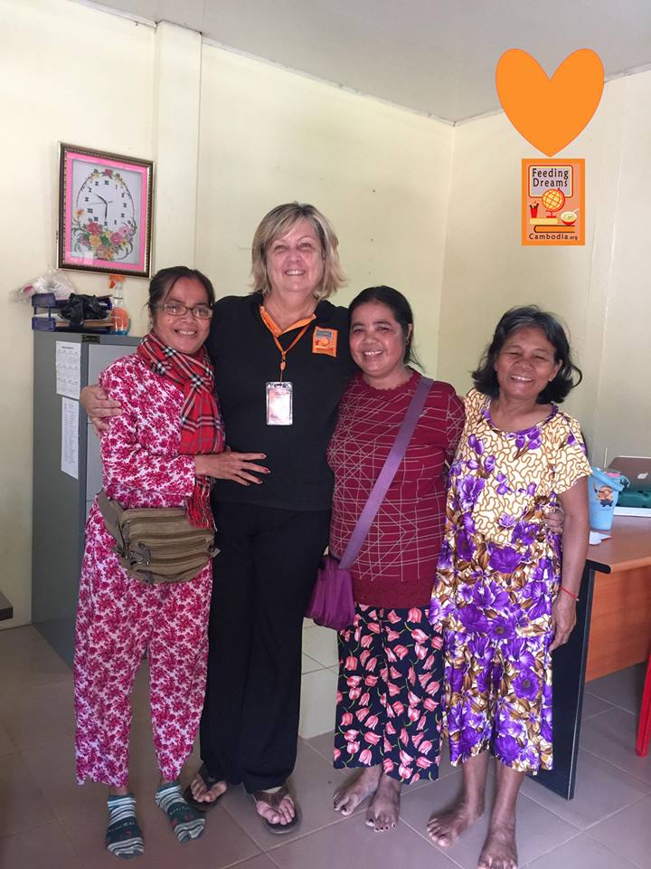 You know your efforts are truly making a difference in the lives of so many Cambodian families, when 3 different mothers come on site to FDC. They have visited from two local slum villages Chong Kaosu &amp; Ta Vien.

For more info visit:
feedingdreamscambodia.org/community-supp…

#FDC #FeedingDreams