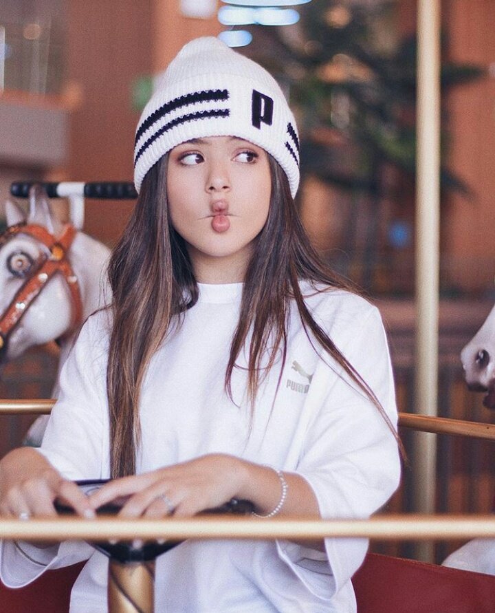 jonascomenta_'s tweet photo. Você Sabia? 😱

A @maisasilva é a Personalidade Adolescente, mais seguida do País, é Também do mundo! 

MUNDIAL:

1° @maisasilva - Total: 27,8M
2° @larimanoela - Total: 20,0M
3° @Milliestopshate - Total: 18,6M https://t.co/Y6C2ov67sh