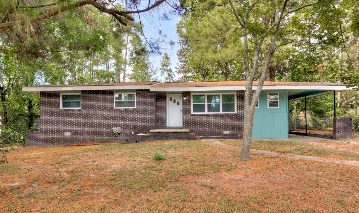 sellitjim's tweet photo. Conveniently located right off Marks Church Road, this cute brick ranch features 3 BRs and lovely updates throughout! Schedule a showing today before it's gone: (706) 225-2520
MORE DETAILS --> https://t.co/3c4ya734hm
#sellitjim #forsale #augustahomes #homeforsale #remodeled https://t.co/m7FxR3P9dd
