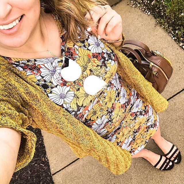 vee_el_dub's tweet photo. #ootd • I don't know why I tell myself I'm a neutral person. Yellow is most definitely not a neutral. 💛
•
#missengineerootd #howiroe #lularoejulia #lularoelindsay #businesscausal #lularoe #basicAF #20something #bloggerbabe #bloggerlife #lifestyleblog… https://t.co/Kym5xTWyaZ https://t.co/yPfgnC6oiB