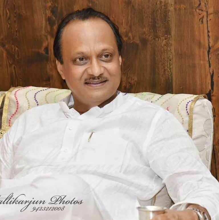 Amit323498291's tweet photo. महाराष्ट्र राज्य 2019
मुख्यमंत्री  कोन.......- १ अजित दादा - २ अजित दादा  -३ अजित दादा आईला हे तर लफङ झाल आता रं@AjitPawarSpeaks @supriya_sule https://t.co/uQYdPWwVFS