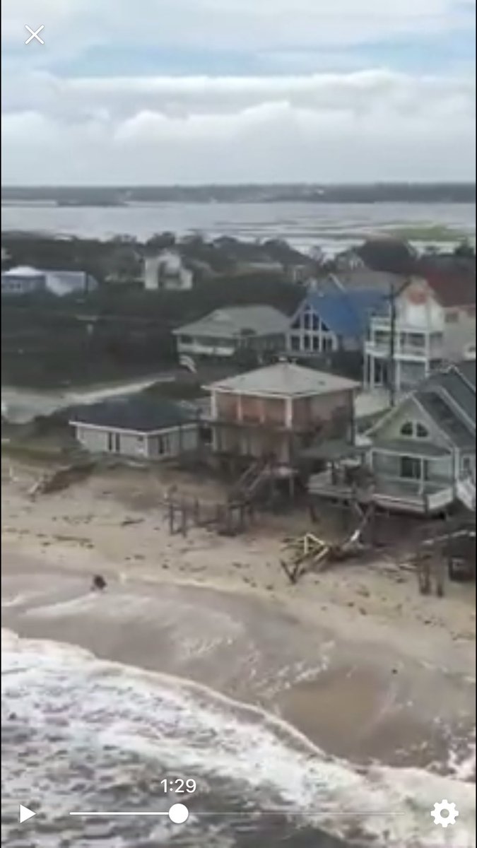 kelseygopack's tweet image. Finally got some footage. The house is standing! 🙌🏼 Praying for our state of NC. #prayersfornc