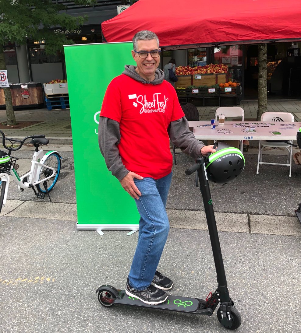 Ubicycle_Canada's tweet photo. The #Ubicycle team had a great time showing off our bikes at @SFU's StreetFest @UniverCity_SFU! π²
It looks like the e-scooters were a hit! π΄ https://t.co/0gwu0yEGUR