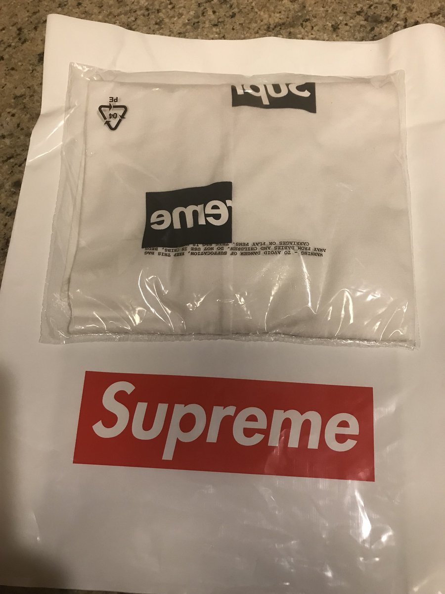 ResellingC's tweet photo. @DropsByJay Size large 330 paypal invoice https://t.co/QeMYofH4AU