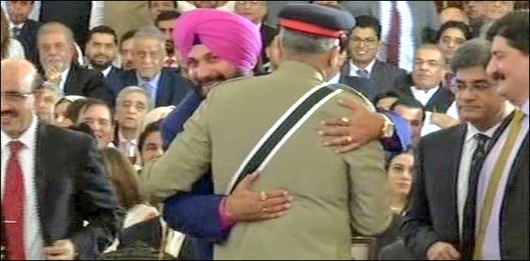 dineshbaba07's tweet photo. Asking again...
#Sidhu says... khoon kharabe se kis ko kya mila ? Is he implying...#bharat khoon kharaba karta hai?

Can he ask #ImranKhan "when will #Pakistan stop sending terrorists to #india &amp; drugs to his own state #Punjab"?  Lot to answer.

#Bajwa #ProPakSidhu #ModiFor2019 https://t.co/le2SXpRVN2