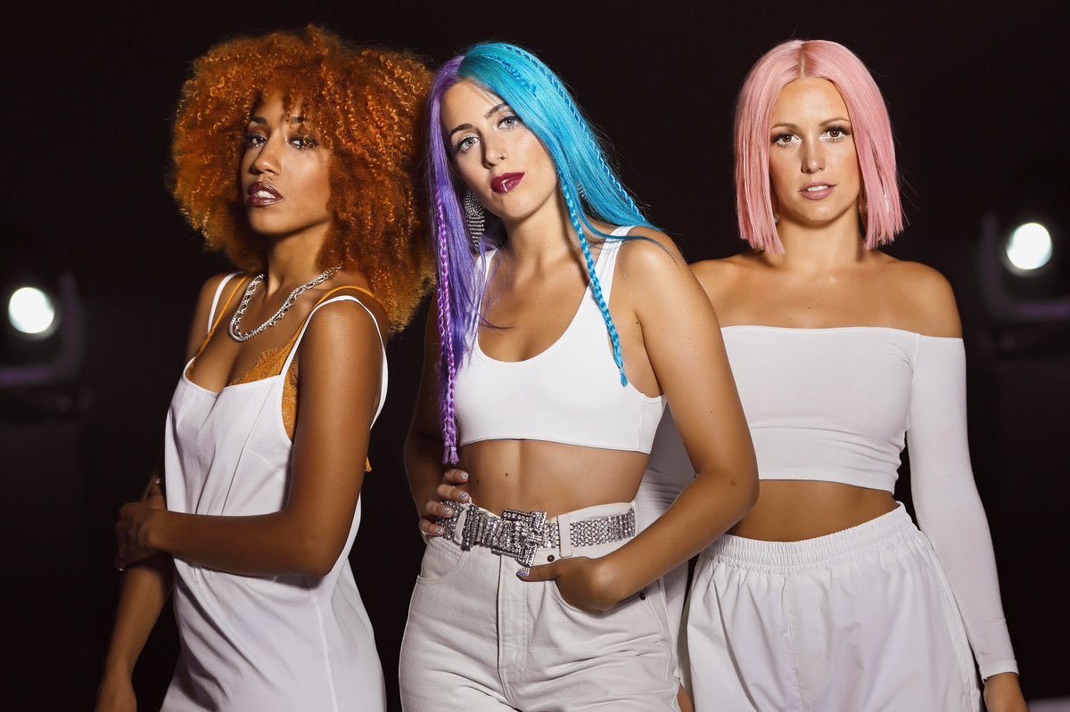 ActualityFM_es's tweet photo. La girlband @SweetCalifornia regresa con #Loca, su nuevo single 🎵🔝
➡️ Descubre todos los detalles en https://t.co/IqL17Q0btU https://t.co/yLFlOwPt9u