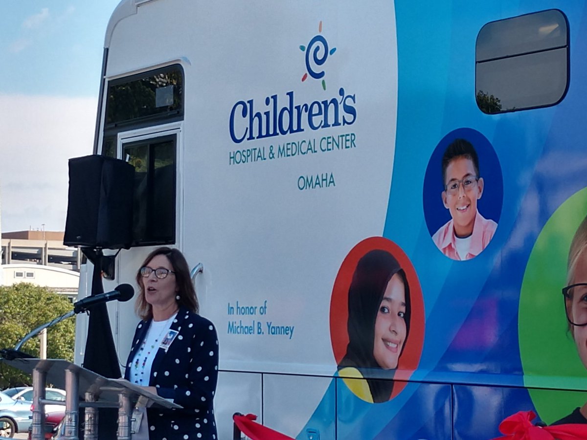 jkrotherham's tweet photo. Singing the praises of the Children's Vision mobile, "I can see clearly now!" @ilkaoberst @OPS_Liberty @OmahaPubSchool https://t.co/LbIDxFd8FS