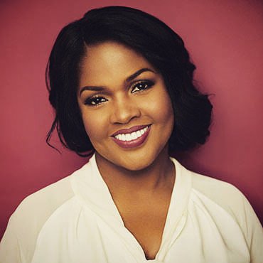 AndieyAndiey's tweet image. 18 Sept: GOSPEL ROYALTY 🙌🏾 @cecewinans
I am so inspired by this amazing woman. All her CDs, all her music, all those lyrics ...I know them! You shaped (and continue to shape) my gospel music aspirations! May God continue to bless you and your yours.
#30Daysof30 #AndieysSheroes