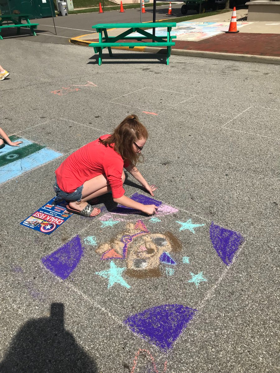 GCSCArtTeach's tweet photo. What an AWESOME time we had a Chalk Fest this past weekend!!!!! Check out the artists at work and the AMAZING final art!!!  #GIS4success  #proud2bMIS https://t.co/x6iY1EQdZL