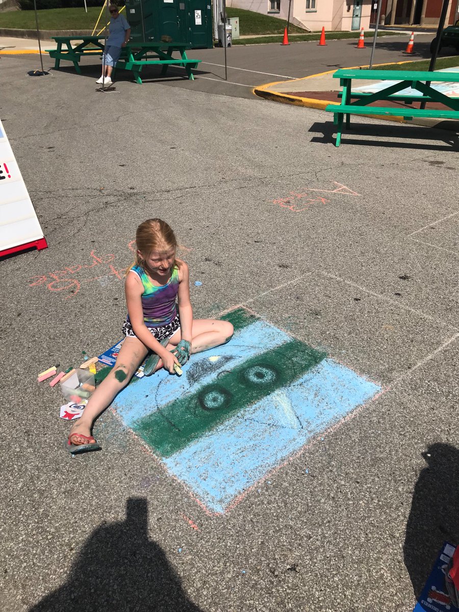 GCSCArtTeach's tweet photo. What an AWESOME time we had a Chalk Fest this past weekend!!!!! Check out the artists at work and the AMAZING final art!!!  #GIS4success  #proud2bMIS https://t.co/x6iY1EQdZL