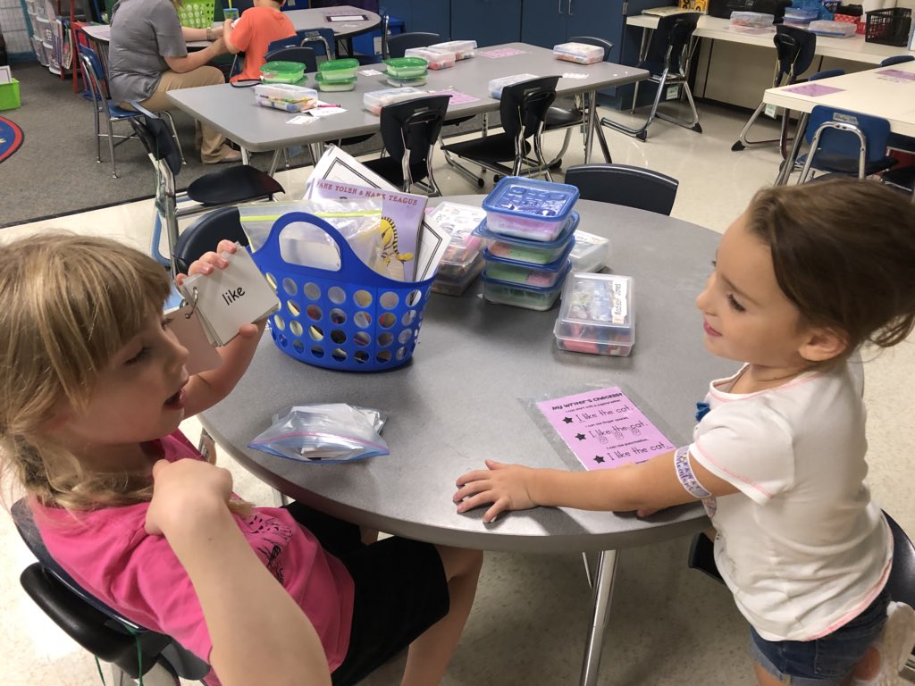 JRobinsonKinder's tweet photo. #ReadingToSomeone #Daily5 #Books #ReadThePictures #SightWords #ABCletters #PartnersTakeTurns https://t.co/yasNJUHQls
