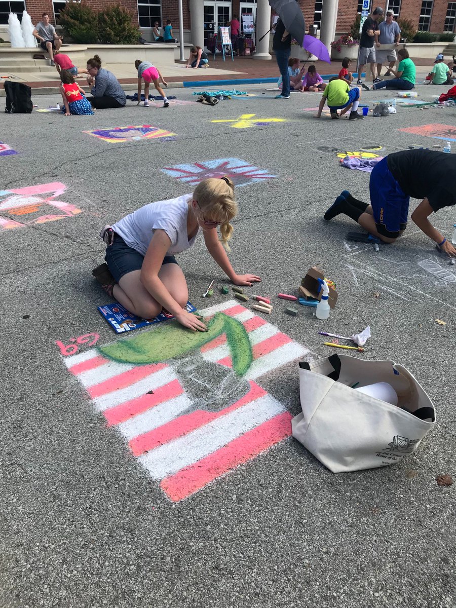 GCSCArtTeach's tweet photo. More Chalk Fest..... #GIS4success  #proud2bMIS https://t.co/qE852kMyWT