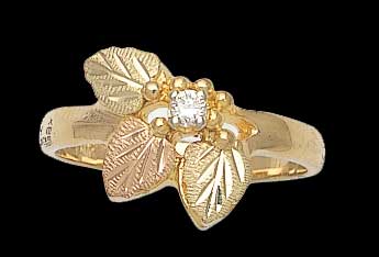 bucklebuilder's tweet photo. Black Hills Gold Diamond Ring
Price:$461.29
https://t.co/R9xMsPf0Wc 
#GoldMountainTrading #Ring https://t.co/49Z90nR1MO