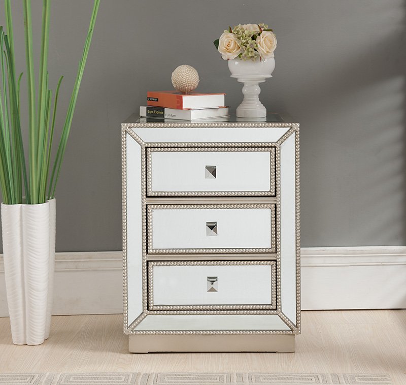 Who doesn't love a good mirrored night stand? Our Cara night stand is just the right amount of contemporary glam. ✨