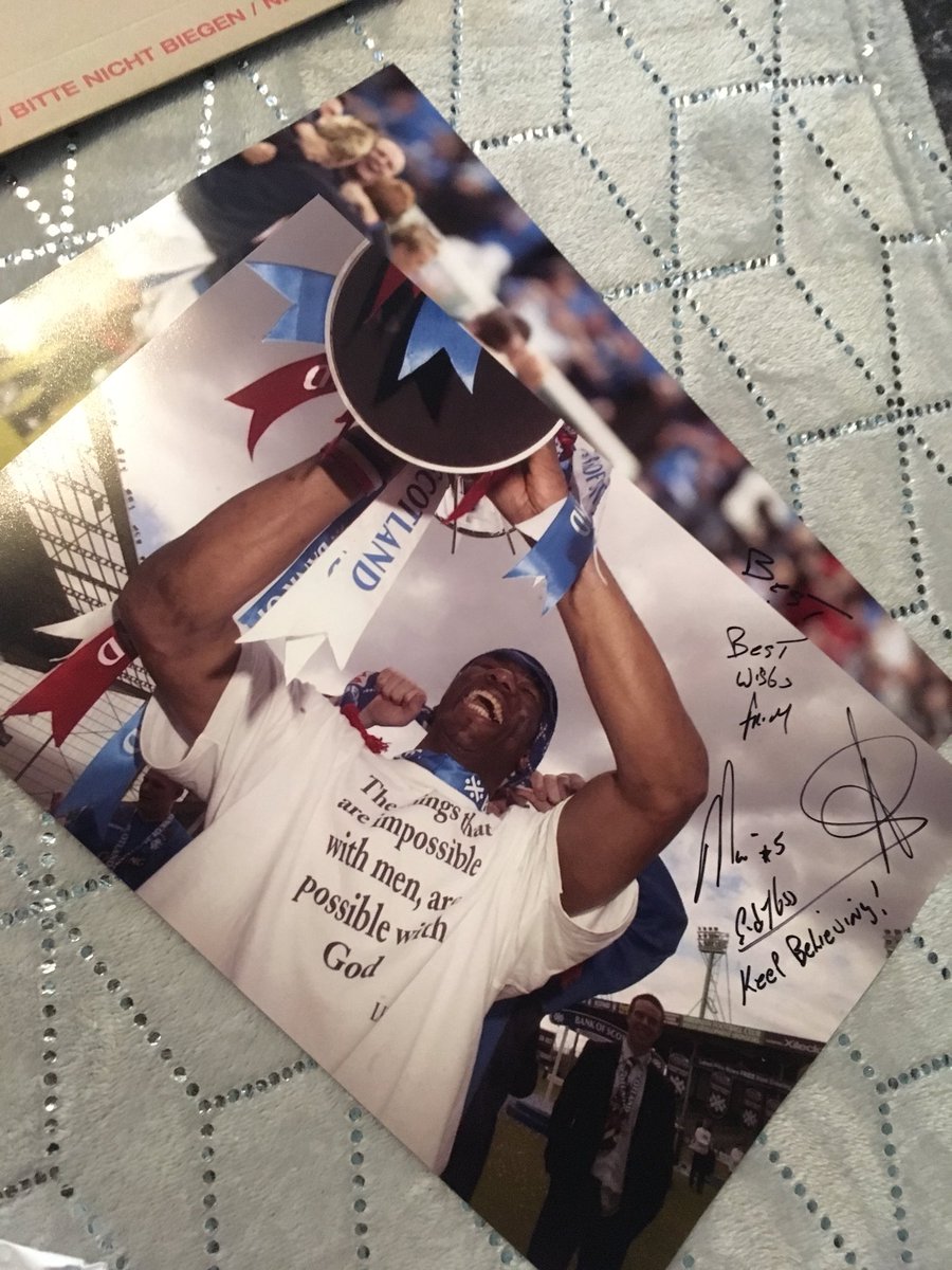 demiboyle_x's tweet photo. Thanks very much @marvellous_77 who kindly sent me these pictures to be raffled for my Aunts cancer fundraiser👏🏽🇬🇧 #beatsoncancer #rangersfc https://t.co/Nfvcj2mL97