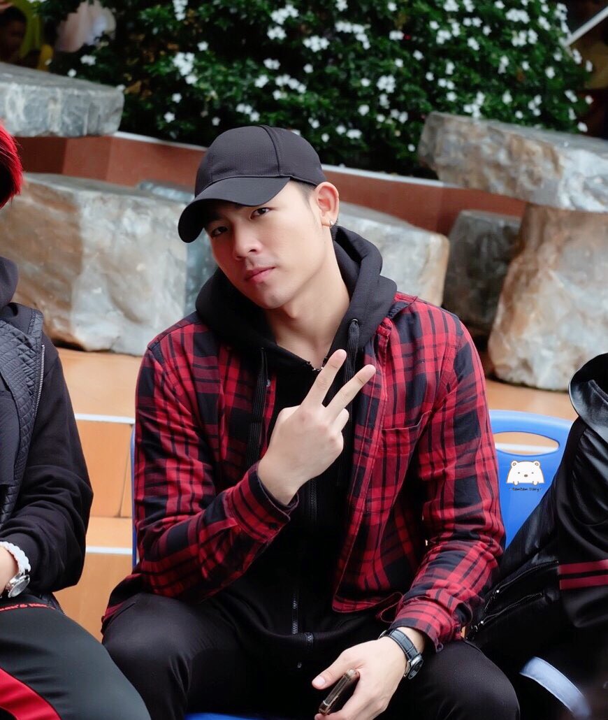 DiaryBambam's tweet photo. กำลังใจมีให้จากตรงนี้เสมอนะ
✌🏻💗🐻

#ขุนพลของน้องหมี
#Bamphupan
#bambamdiary https://t.co/DsFJsLff4Y