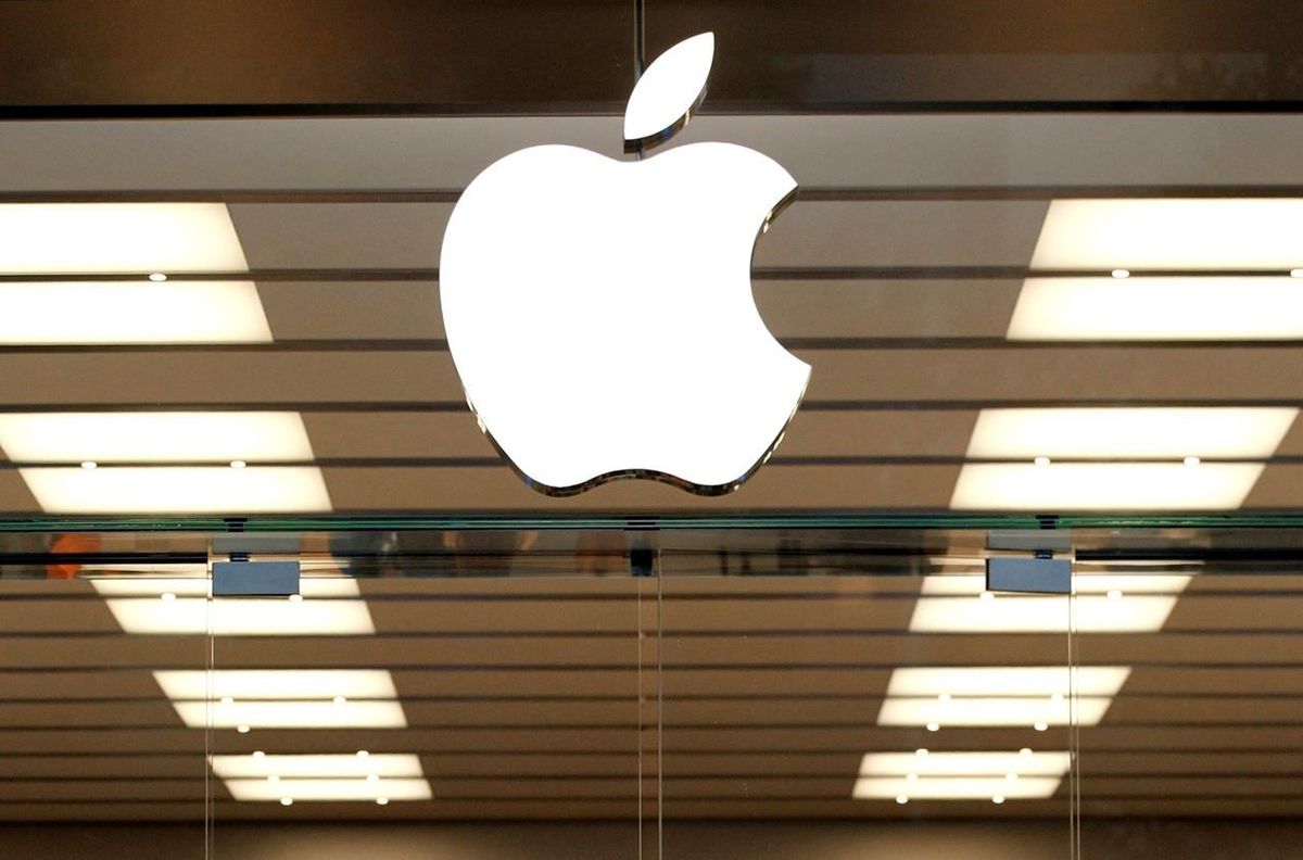 globebusiness's tweet photo. U.S. duties spare Apple gadgets, but hit cloud industry https://t.co/e7xpfpsip8 @GlobeTechnology https://t.co/gEeImZaiup