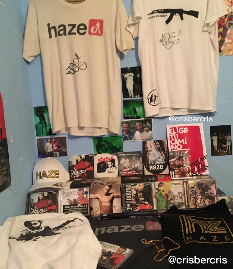 crisbercris's tweet photo. Coleccion uapa que tengo de @elhaze #cani4life @cfo_h4l #barr10 #haze #elbola #cronicas #elpreciodelafama #3erRound #DHaze #Barr10 #libro #sevilla #firmas https://t.co/WAyxntsQ8N