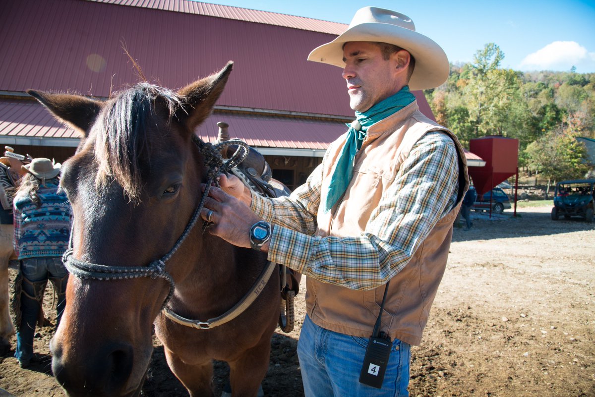 horseshoecanyon's tweet photo. Who is ready to saddle up and ride with us this fall? #unplugandreconnect https://t.co/p1g0xXD7kU
