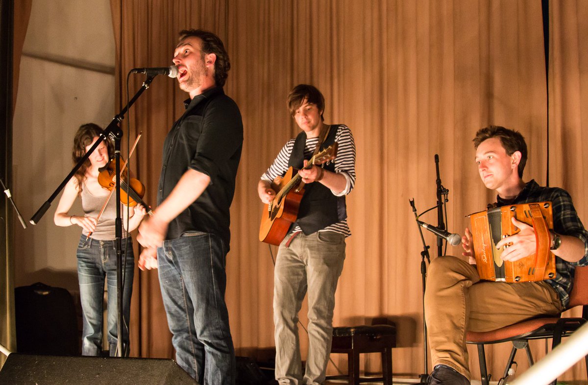 It's our 5th birthday #Bollywood #Ceilidh special on Fri 12th October @porticogallery! Starring ace Bollywood dancers <a href="/AbsoluteBolly/">Absolute Bollywood</a> (performance + workshop), a stomping ceilidh with <a href="/ceilidhtree/">Ceilidh Tree</a> + food by @wn_feast's <a href="/Lucknow2London/">Lucknow 2 London</a> tickets at folkofthewood.co.uk