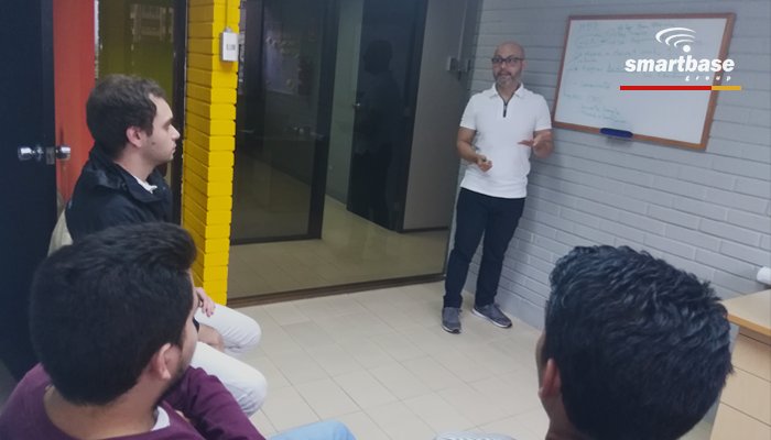 smartbasegroup's tweet photo. #FelizMartes ¡Así iniciamos el día! 

En #SmartbaseGroup contamos con especialistas en el desarrollo de soluciones innovadoras, haciendo uso de las tecnologías aceleradoras para la #TransformaciónDigital de empresas.

➕Info: https://t.co/8IQnxQVyjM ↗️ #Innovación #Tecnología https://t.co/g1T7abOMCR