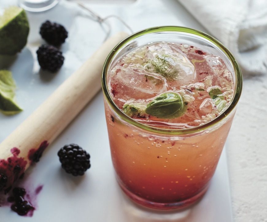 gogushou's tweet photo. Mmmmm A refreshing #Mocktail that helps with inflammation? Yes, please @iamwellandgood! #Food #Health #Fitness https://t.co/mV0YtImptb https://t.co/V21iX3d00L