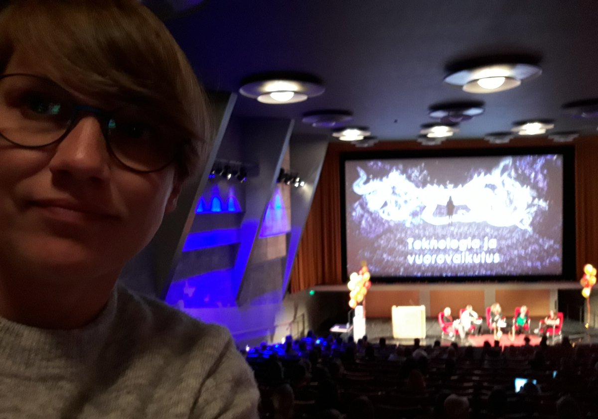 Innostavat kaksi päivää #teema18 kohta täynnä. Puheenvuorojen perusteella museoiden vuoro on vaikuttaa, ja huomenna jatketaan yhteisölähtöisestä yleisötyöstä <a href="/NatMuseum_FI/">Kansallismuseo</a> "livechatin" parissa. Mahtavaa päästä jakamaan ajatuksia ja verkostoitumaan. #livechat #yhteisöllisyys