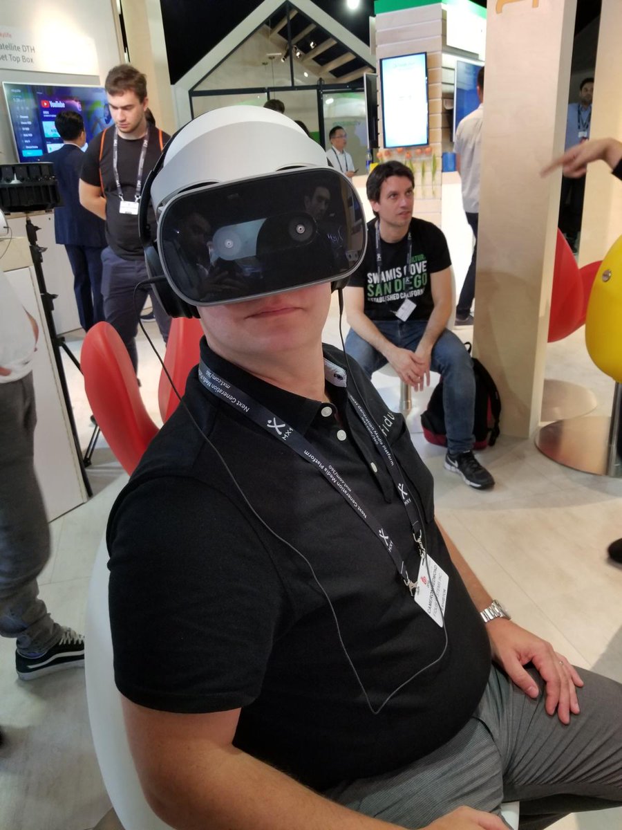 FidusSystems's tweet photo. Cam giving @Google's #vr180 a try at #IBC2018. #conferencebreak https://t.co/xi21AgTNMY