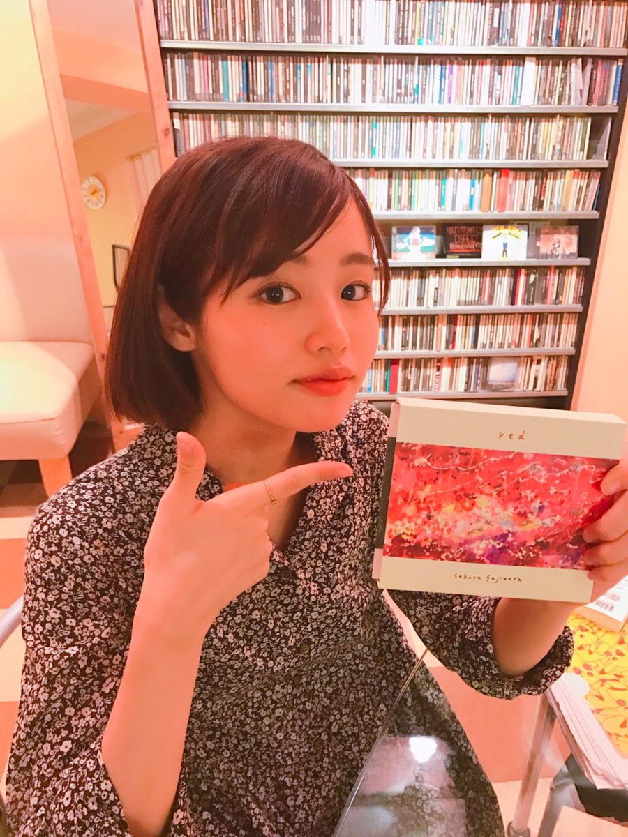 藤原さくら Auf Twitter Line Liveありがとうございました Red いよいよ発売です よろしく Yellow Tourチケット一般発売中 T Co Jqtg8xrqcc