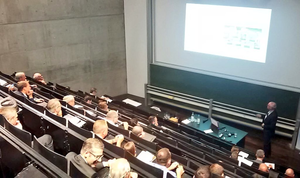ConWeaverGmbH's tweet photo. Live vom #MunichPLM Symposium: Der #CONWEAVER Data Layer Kundenvortrag über das Digitalisierungsprogramm eines großen deutschen OEMs https://t.co/54bMmOpUBb