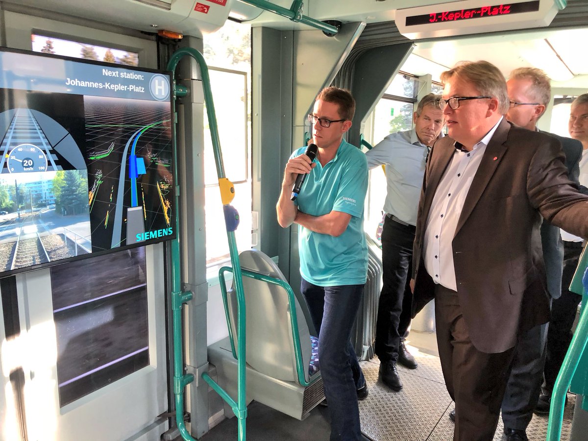 Botschaft Norwegen Der Transportausschuss Des Parlamentes Stortinget Auf Der Weltgrossten Messe Fur Verkehrstechnik Innotrans Weltneuheiten Und Zukunftslosungen Bei Siemens Db Presse Alstom Und Bombardierrail