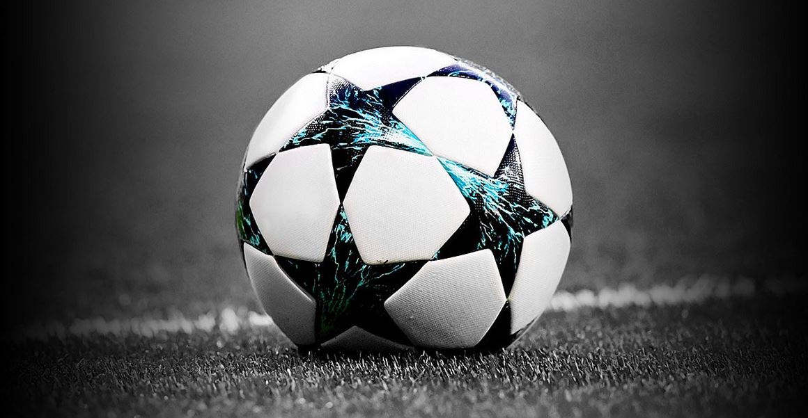 bet365_es's tweet photo. 🏆 ¿Qué equipo ganará más títulos esta temporada? 

🔁 - Barcelona 
❤ - Real Madrid https://t.co/2oIlayAzKa