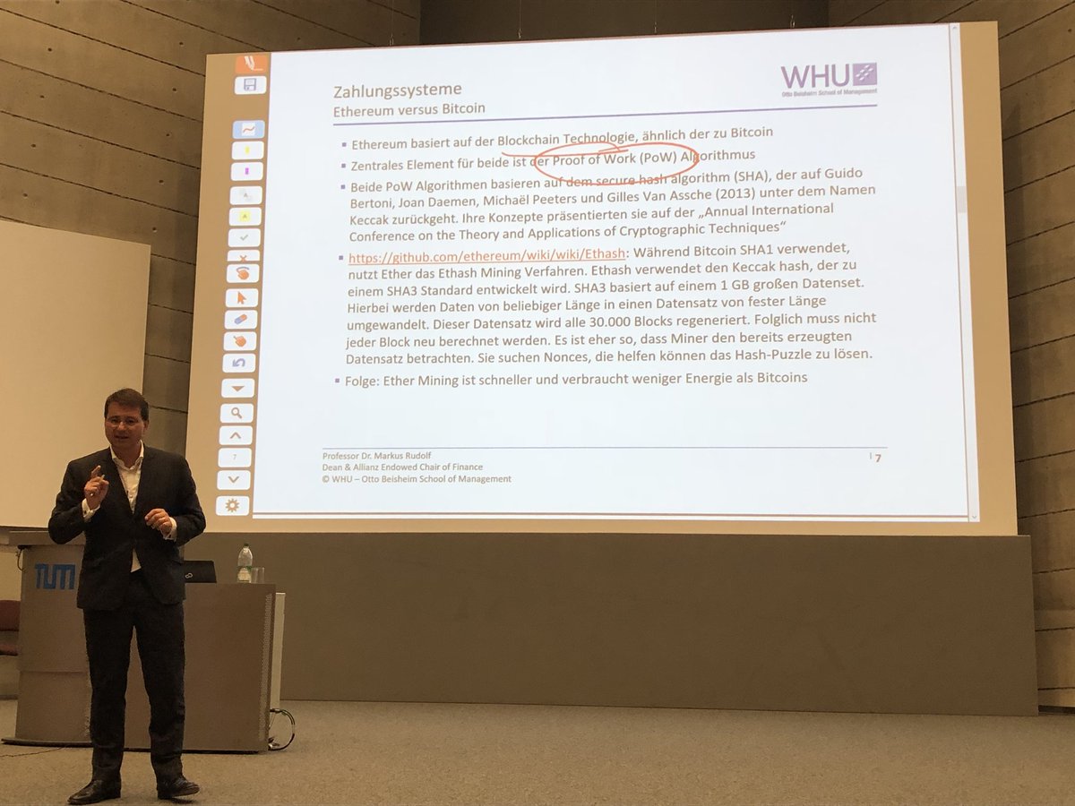valantic_FSA's tweet photo. Ein hervorragender Vortrag von Professor Rudolf @WHU_Dean @WHU_edu mit klarer Unterscheidung #Bitcoin vs Technologie #Blockchain und der Aussage, dass #cryptocurrency #Bitcoin keine Alternative Währung werden kann und mittelfristig verschwinden wird.
#MFF2018 #mffev https://t.co/bQRpqFTXOR