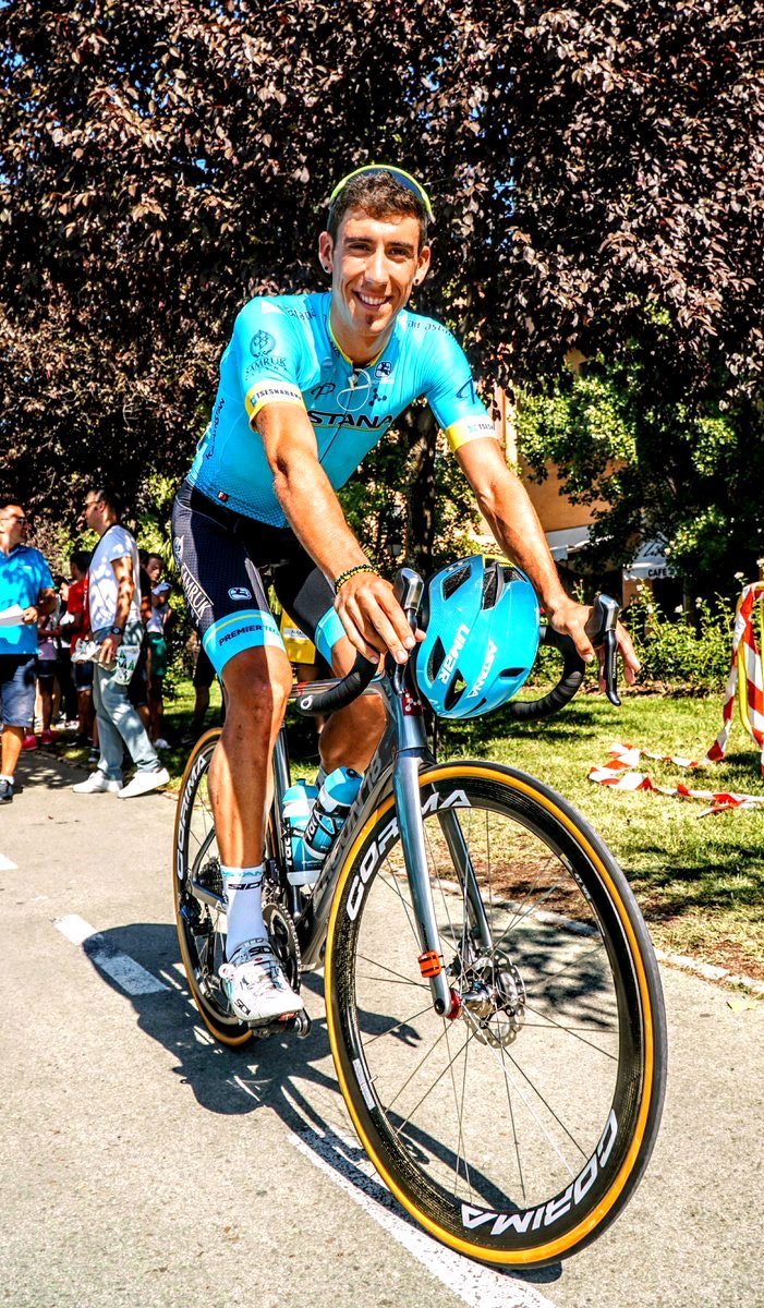 Argon18bike's tweet photo. “It was a pleasure for me to ride the new #NitrogenDisc in Madrid during the last stage of @lavuelta. I wanted to give the final sprint a shot, even though I am not known as a sprinter. I saw this bike as the perfect weapon for an aggressive final.“ —Omar Fraile 📷: @AstanaTeam https://t.co/ME8LLkgeQW