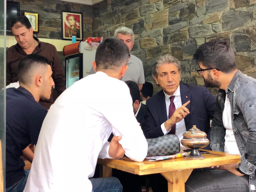mustafademir's tweet photo. Sancaktepe’nin ardından Ümraniye’deyiz. Esnafımızı, vatandaşlarımızı dinliyor, fikir alışverişinde bulunuyoruz. @mehmetozhaseki https://t.co/u4KMBKoovJ