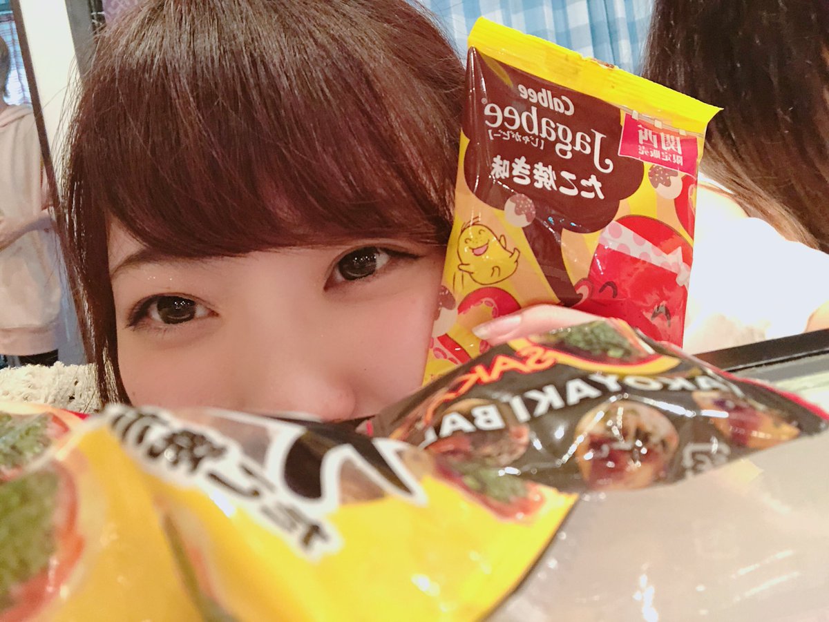 hearts_moco's tweet photo. #立川ハーツニャイト #4 ありがとうございました🍀

今日はみんなでハーフツインでした🐰
最近ハーフツイン多め💭🎶

たくさんたくさんの方が来てくれてとっても嬉しかったです💗💗💗
レジスタンスゲーム下手すぎたけど楽しかったよ！笑

差し入れもありがとうございます💗

#QueenGod #QG #アイドル https://t.co/5445xYiGSN