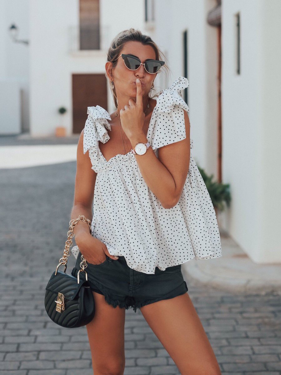 bartabacmode's tweet photo. Dots fever and the cutest @oliviaburtonlondon watch. ✨#MyOliviaBurton #bartabacmode https://t.co/eEuAmFe1w5
