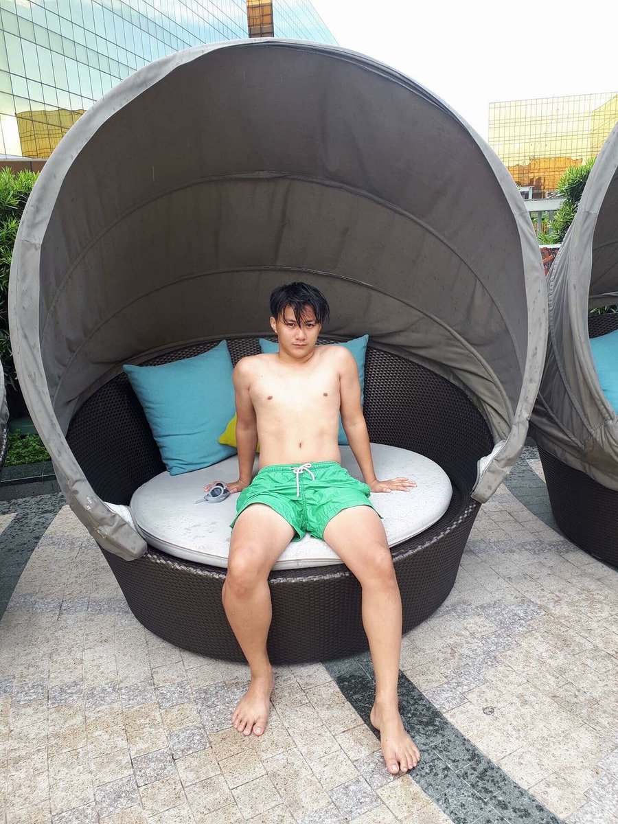 TheJakolDiary's tweet photo. BAGUETTE! 👊🏻💦 https://t.co/Fek2VFw1ve