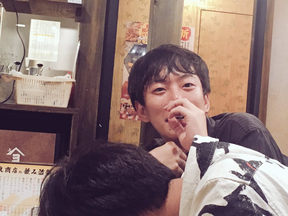 erika_blash's tweet photo. 打ち上げがとても楽しくて、あらためて良い座組みだったなと思いました。
朝まで飲んでたけど、ずっと喋ってて笑ってたのであっという間だったしね。
みなさんのこの表情よ。解き放たれたのと、つかれでばかになってるね。
いいちゃんとたなぴに、たくさん腕を噛まれました。#rat11 #rat13 #キコ https://t.co/kqYnWBvb3S