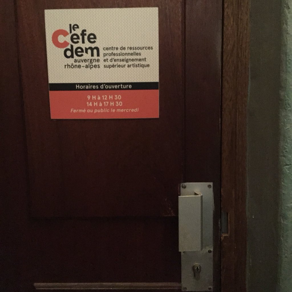 emmanuel_verges's tweet photo. Rentrée à Lyon pour @CefedemAuRA puis @AuraSpectacle avec #charlottebohl et @Pierrebrini. D’autres formes aux missions de formations, d’accompagnement, d’animation, de médiation ? Générer de l’agilité dans les politiques culturelles ? Les #prochains pas s’inventent en équipe https://t.co/q8AkMatBEj