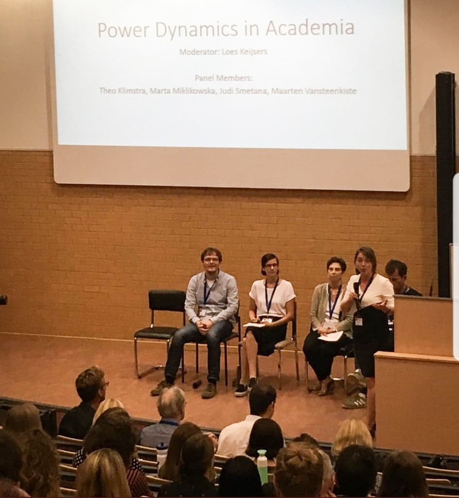 biasmarta's tweet photo. Talking to crowds about power dynamics in academia ✌ Thank you #EARA2018 and @LoesKeijsers for having me!
#womeninscience #5050by2020 #discrimination #MeToo https://t.co/NyY2MtaF2w