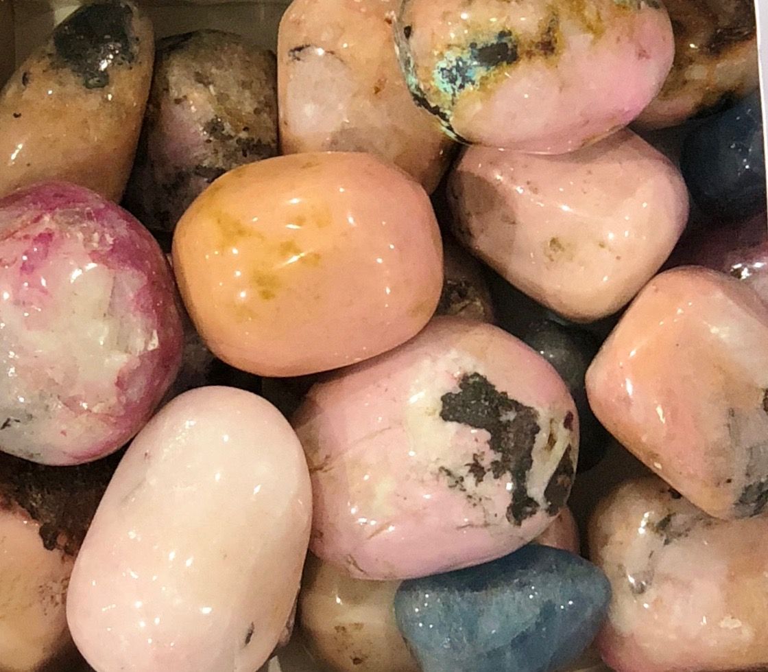 enchantedrocks's tweet photo. 🤔Have we mentioned the tumbled stones? #TumbledStonesWeek #gems #jewelry #decor #pink #pretty #healing #stones #inyourpocket #TheEnchantedRockGarden https://t.co/LVl0nFv9rV