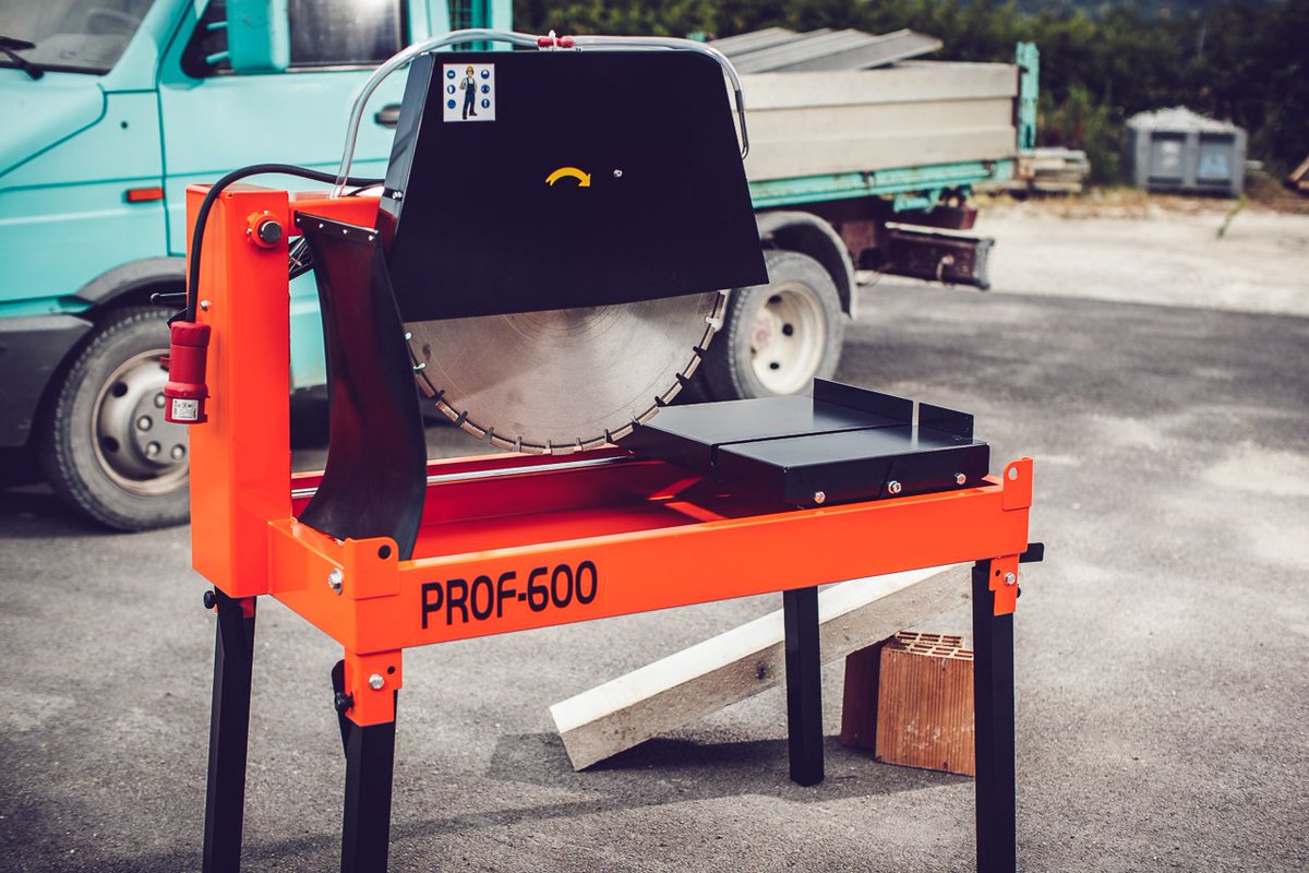 ItalianTopClass's tweet photo. Visit us at #Marmomac Hall 7, Stand C1, Verona - Italy, from 26th to 29th September. You could discover our Masonry block saw PROF 600. Much lighter than a normal block cutter. Direct drive transmission system. Suitable for cutting #blocks of #concrete #stones #bricks #porphyry https://t.co/XA8IOmSwrn