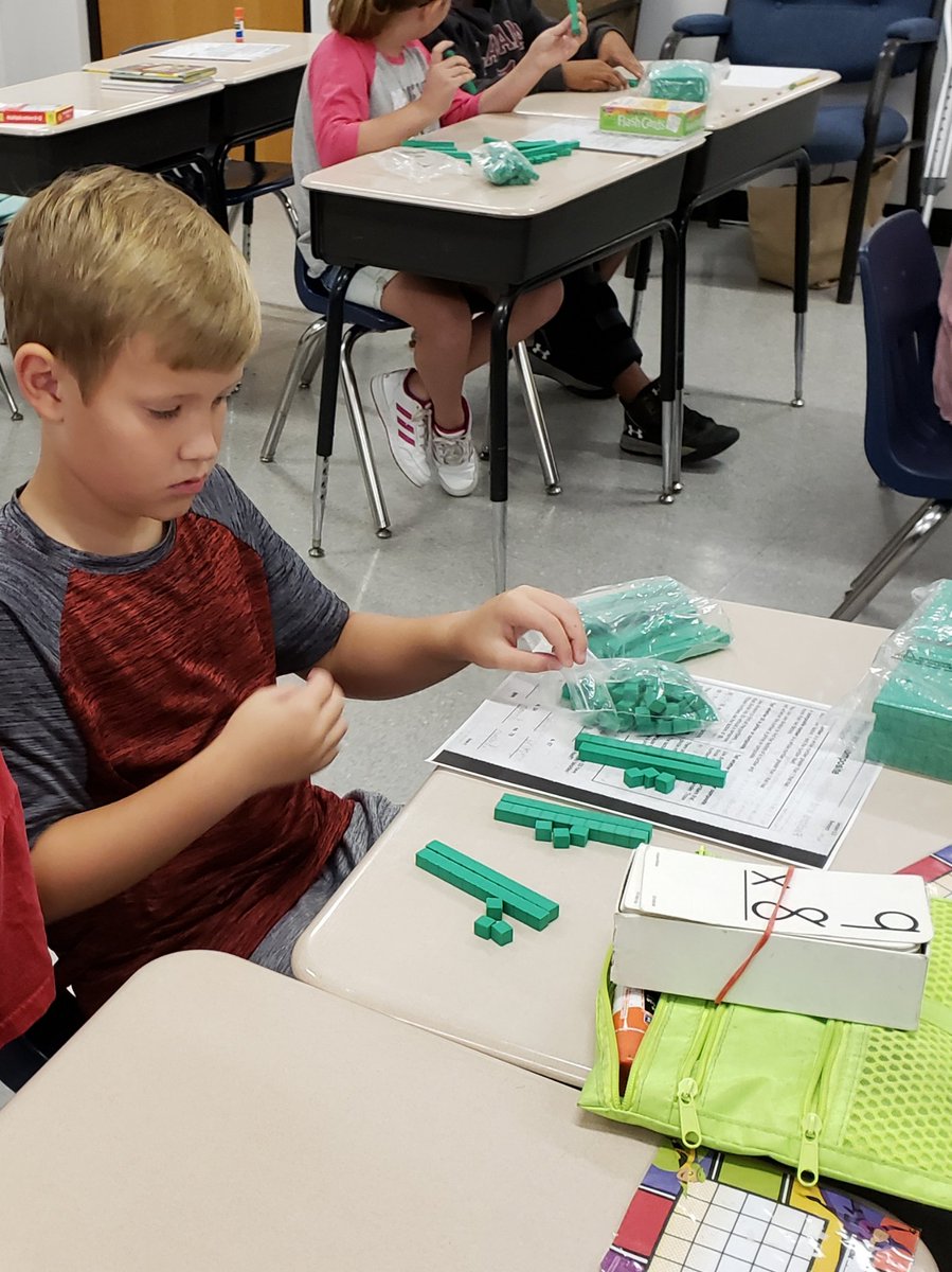 cctownsend05's tweet photo. Modeling multi-digit multiplication today with base ten blocks. 😁 @SugarCreekElem @MrMattTaylor @cleobmiller @EmilyAPaschall https://t.co/QGvUeQ7Zlz