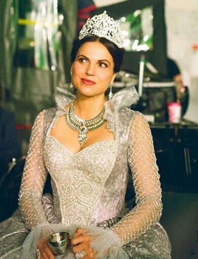 MillsWomen108's tweet photo. #TheGoodQueen oh how I wish we got to see more of her reign as queen . All hail the good queen long may she reign #EvilRegals #OnceUponATime @LanaParrilla https://t.co/CtTug1g9LT